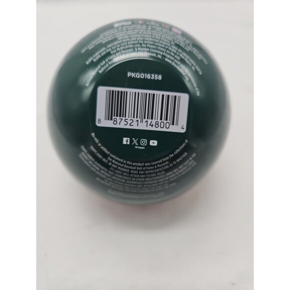 2025 Topps Holiday Baseball Collector’s Tin (59 Cards) | MLB Factory Sealed - Picture 7 of 8